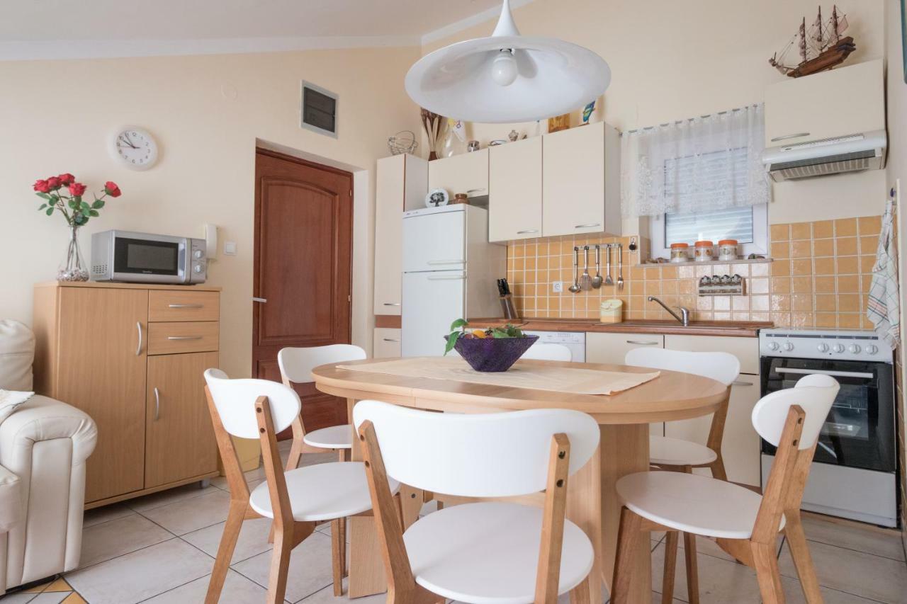 Apartman Nena Turanj Exterior foto