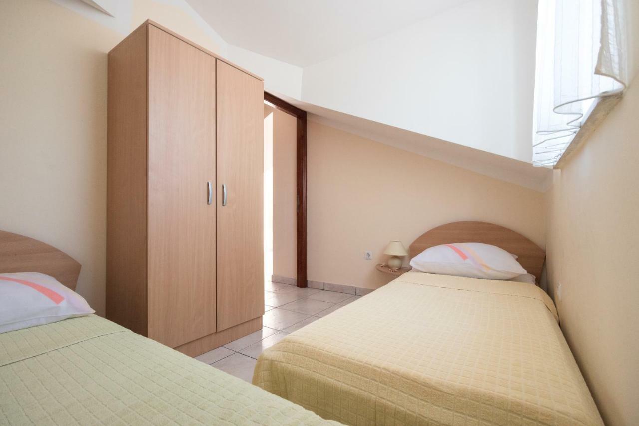 Apartman Nena Turanj Exterior foto
